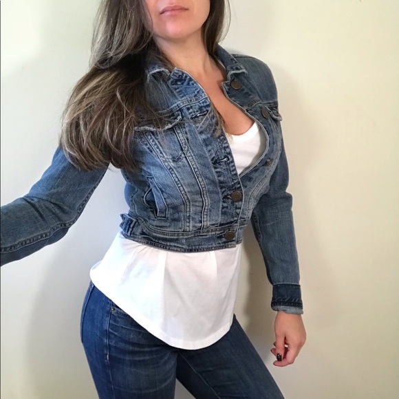 American Eagle Outfitters Jackets & Blazers - American Eagle Cropped Fitted Denim Jean Jacket XS